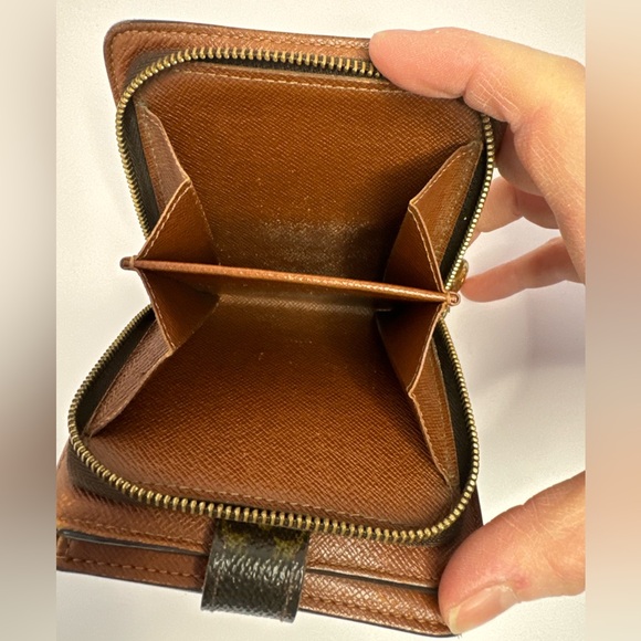 Louis Vuitton Monogram Bifold Compact Wallet w/ Zip Around Coin Compartment - Picture 11 of 14